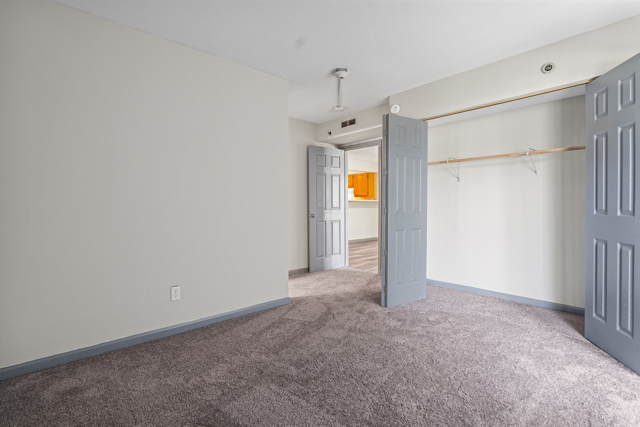 Photos and Video of The Hill Apartments in Carbondale, IL